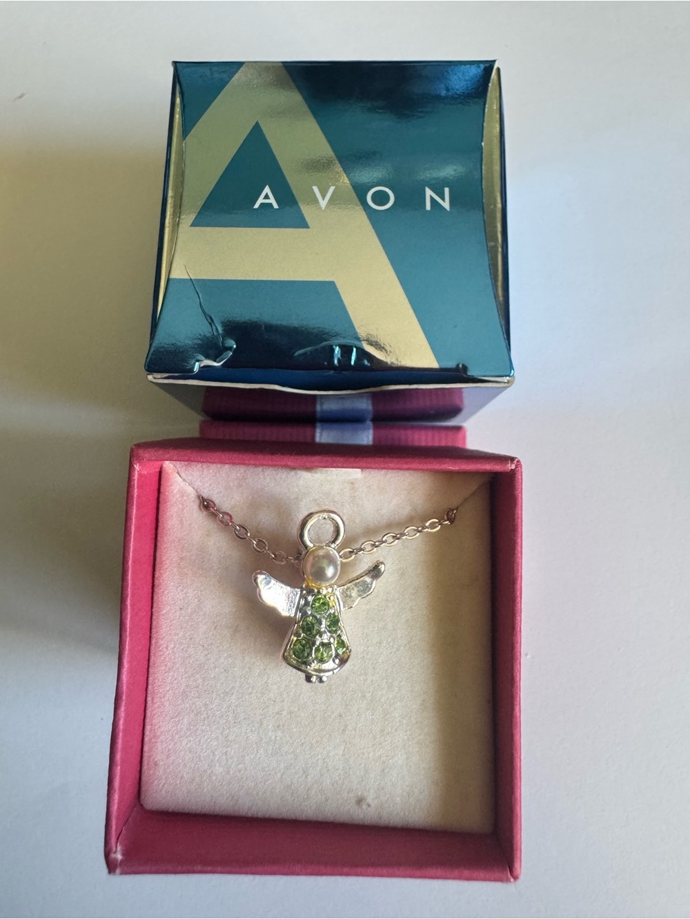Vintage Avon August Birthstone Angel Pendant Necklace Peridot NIB Early 2000 Y2K